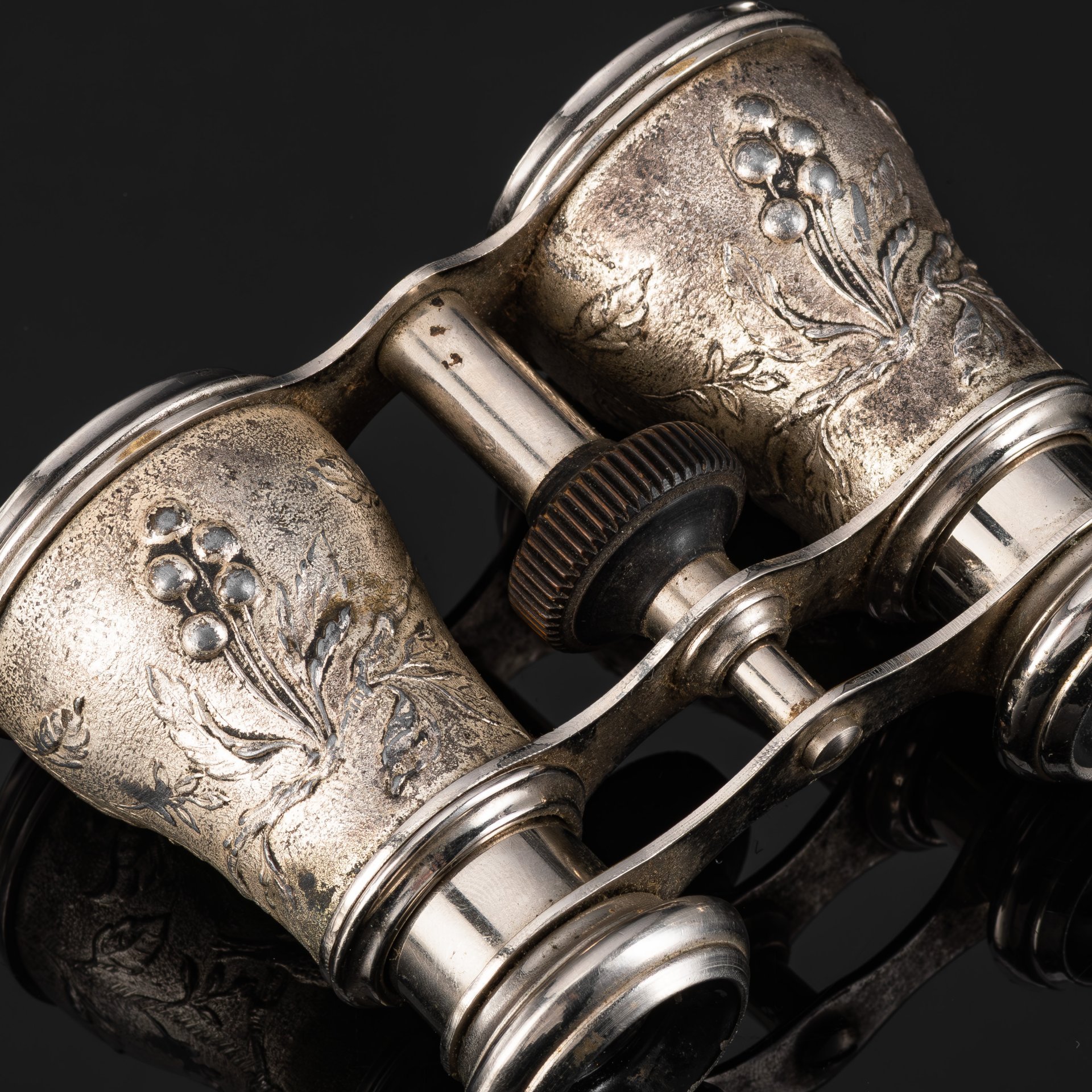 Бинокль театральный с декором в виде птиц на ветках, металл, стекло, Западная Европа, 1900-1930 гг.