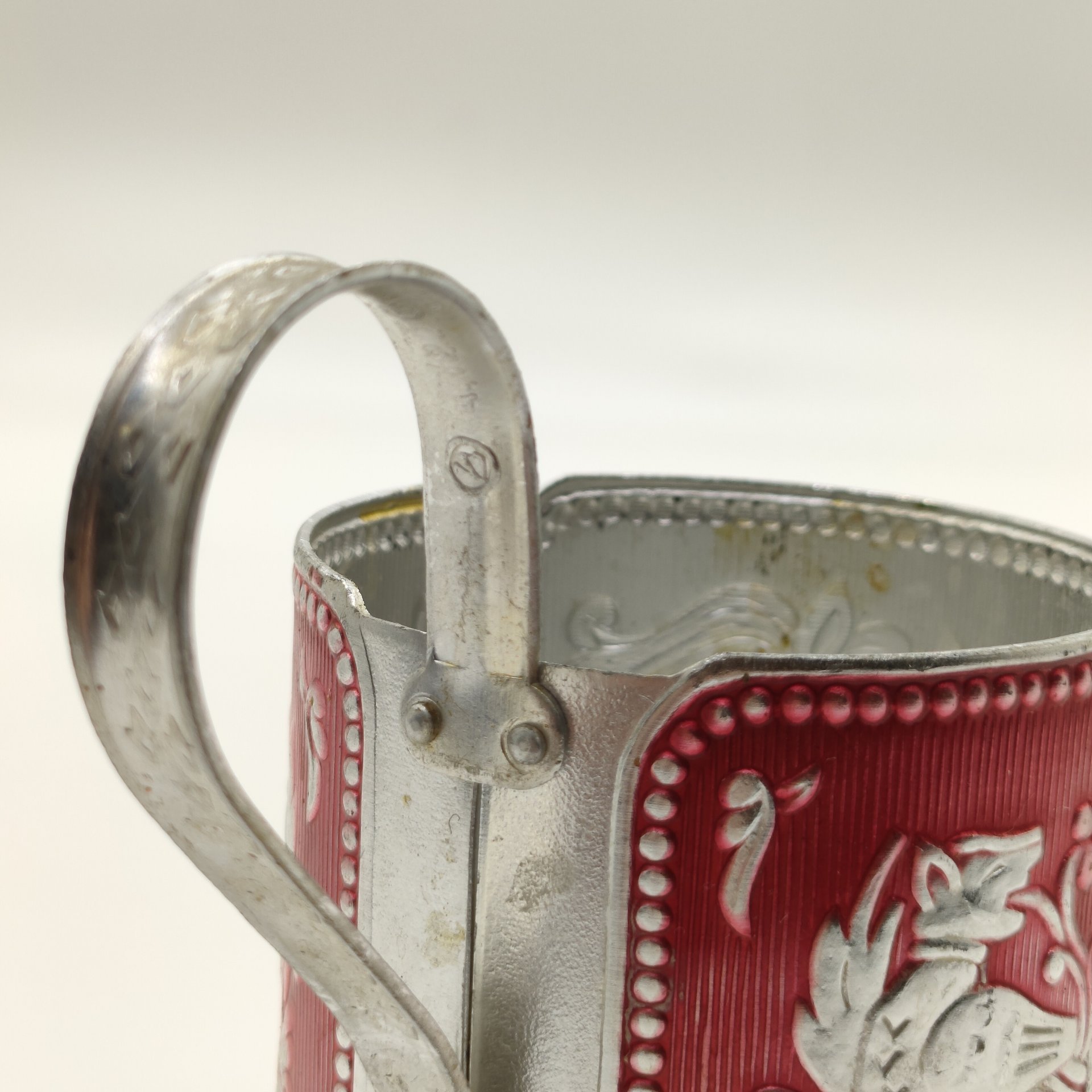 Подстаканник "Сказочные животные" на красном фоне, алюминий, крашение, чеканка, Завод художественной гравюры на металле, СССР, 1973-1991 гг.