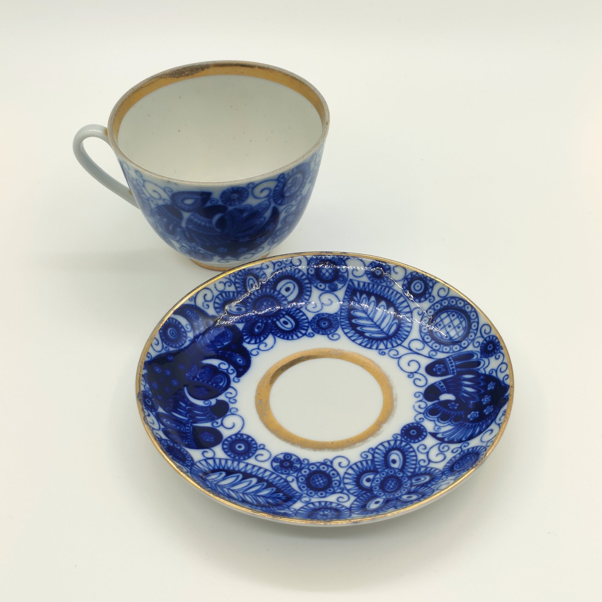 Пара чайная "Жар-птица", фарфор, деколь, золочение, Ленинградский фарфоровый завод (ЛФЗ), СССР, 1970-1991 гг.