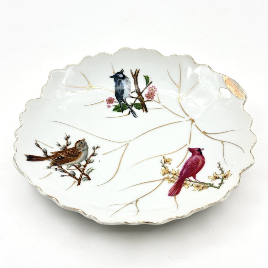 Тарелка с изображением птиц