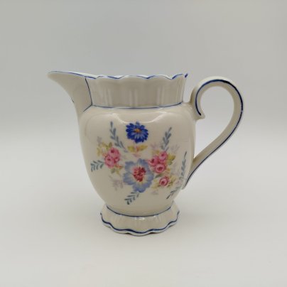 Молочник украшенный цветочным декором, фарфор, деколь, дорисовка, Roschützer Porzellanfabrik Unger & Schilde, Германия, 1935-1950 гг., Roschützer Porzellanfabrik Unger & Schilde