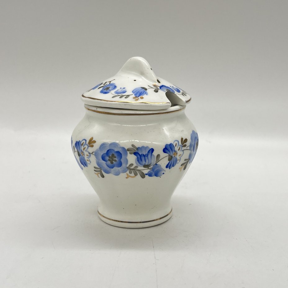 Солонка с расписным цветочным декором, фаянс, роспись, Конаковский фаянсовый завод им. М.И. Калинина (ЗиК Конаково), СССР, 1952-1962 гг.