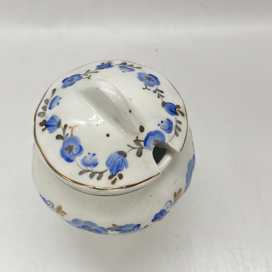 Солонка с расписным цветочным декором, фаянс, роспись, Конаковский фаянсовый завод им. М.И. Калинина (ЗиК Конаково), СССР, 1952-1962 гг.