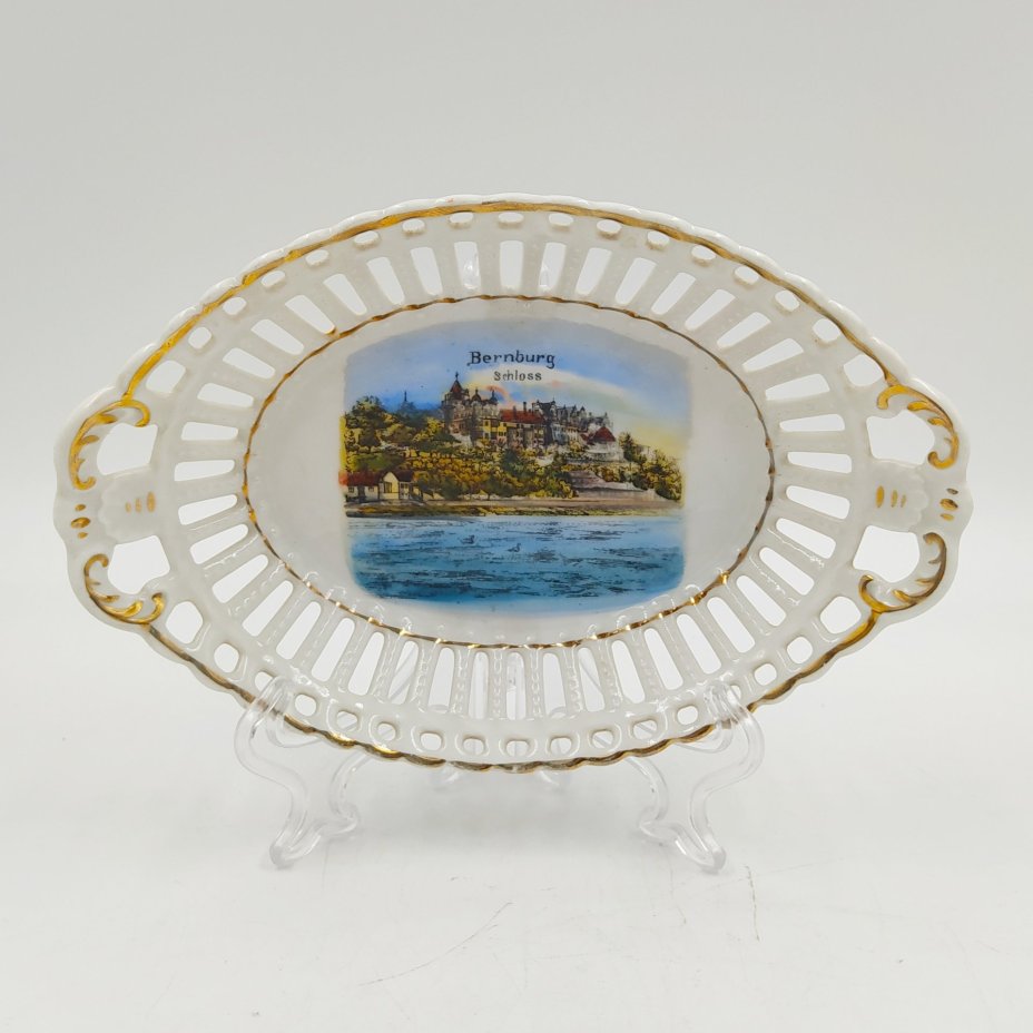 Конфетница "Bernburg Schloss", фарфор, деколь, золочение, Германия, 1950-1980 гг.