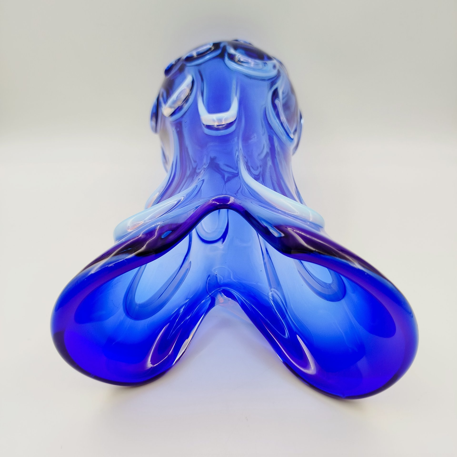 Ваза синего оттенка (большая)