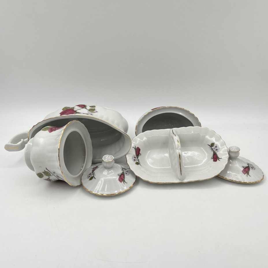 Набор для сервировки стола (4 предмета), украшенный изображением розы