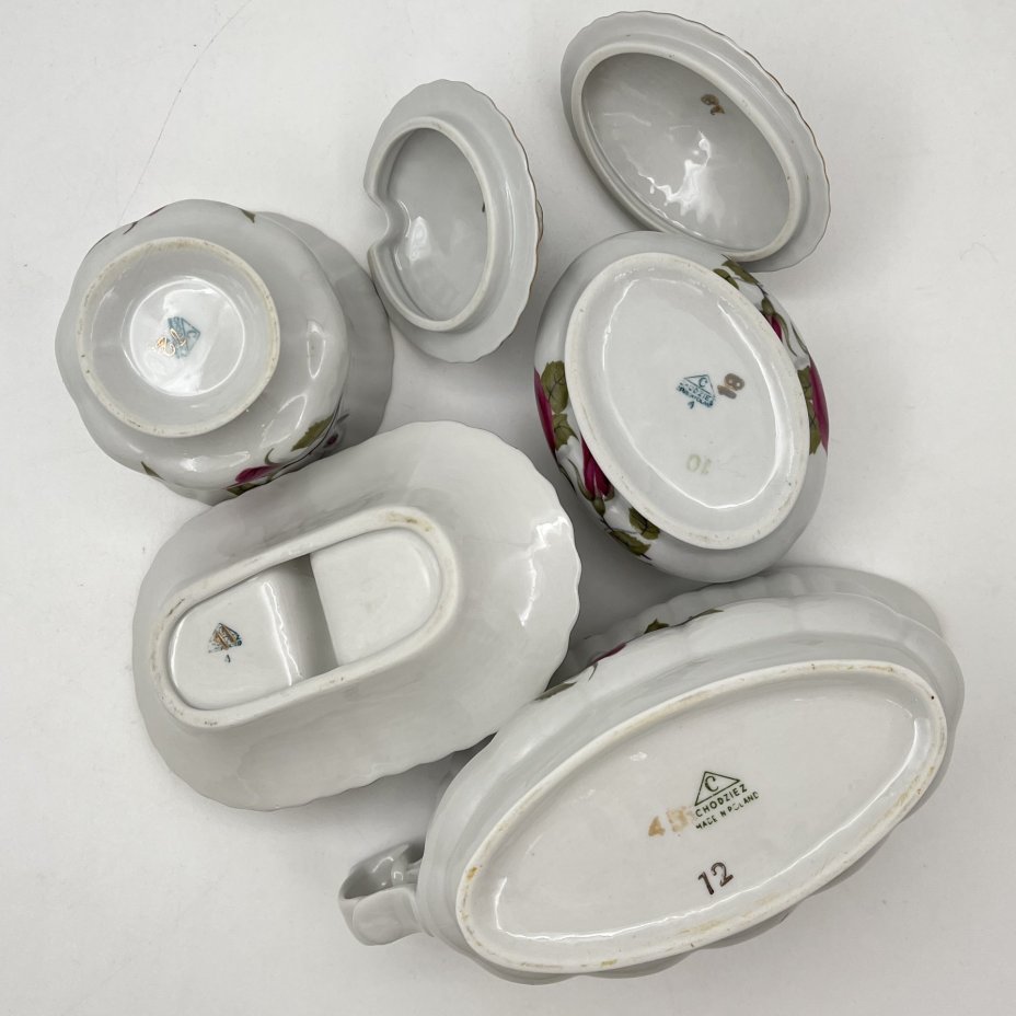 Набор для сервировки стола (4 предмета), украшенный изображением розы