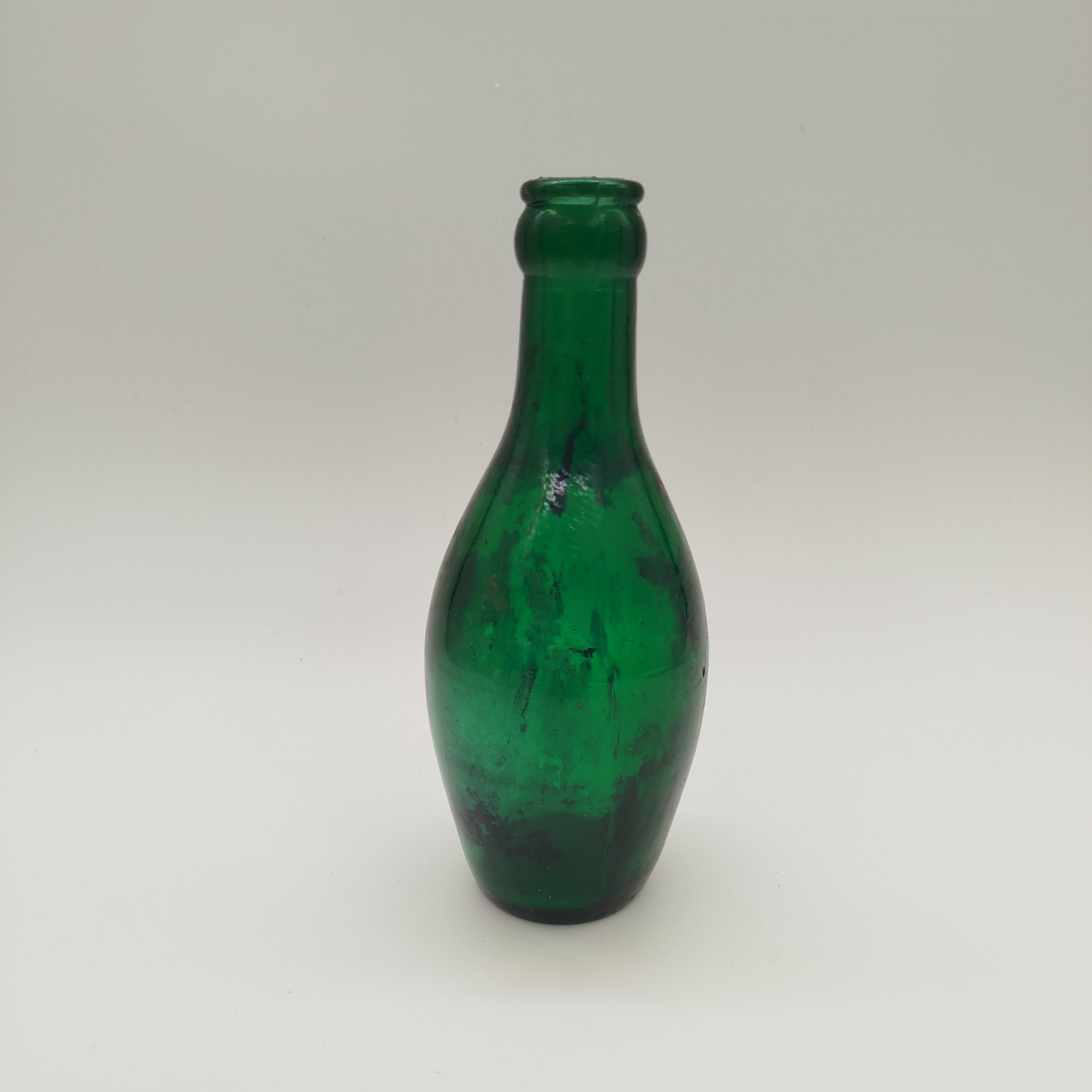 Бутылка пивная зеленого оттенка, стекло, Россия, 1900-1930 гг.