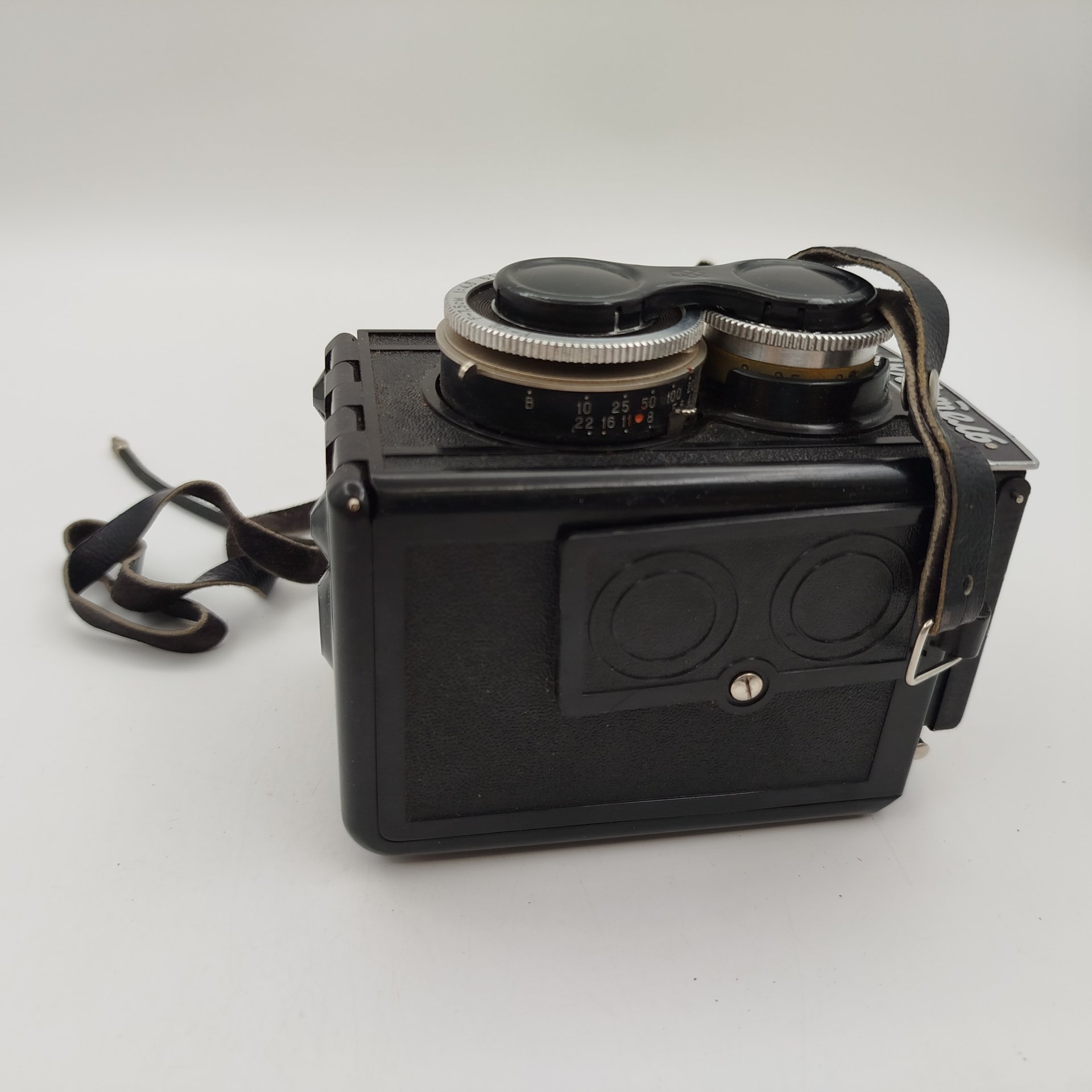 Фотоаппарат среднеформатный "Любитель" с объективом "Т-22 F=7,5 cm 1:4.5" в оригинальной коробке с документами, металл, стекло, кожа, пластик, картон, печать, Государственный оптико-механический завод имени ОГПУ (ГОМЗ), СССР, 1951 г., Государственный оптико-механический завод имени ОГПУ (ГОМЗ)