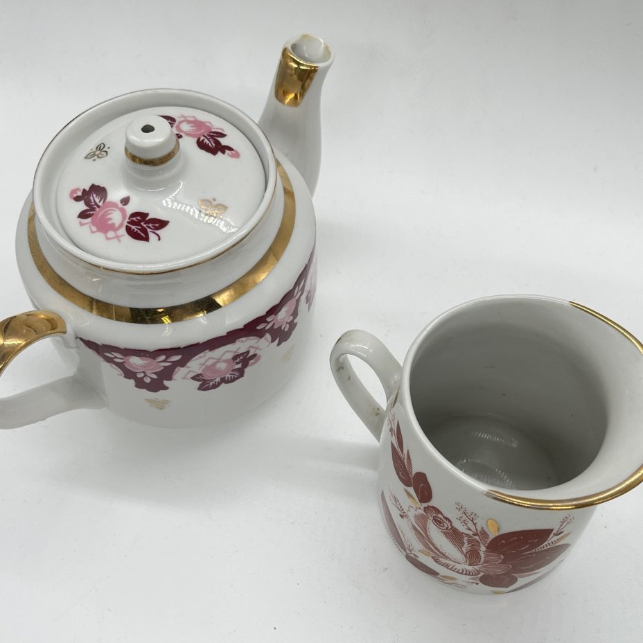 Набор из чайника и молочника с декором в виде роз (подбор), фарфор, деколь, золочение, Дмитровский фарфоровый завод (ДФЗ Вербилки), СССР, 1970-1990 гг.