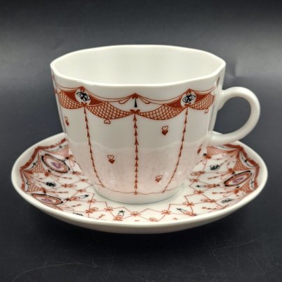 Пара кофейная "Паутинка", автор рисунка Н.Л. Петрова, фарфор, деколь, Ленинградский фарфоровый завод (ЛФЗ), Россия, 1989-2001 гг.
