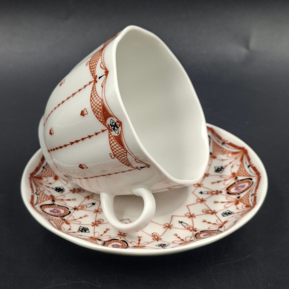 Пара кофейная "Паутинка", автор рисунка Н.Л. Петрова, фарфор, деколь, Ленинградский фарфоровый завод (ЛФЗ), Россия, 1989-2001 гг.
