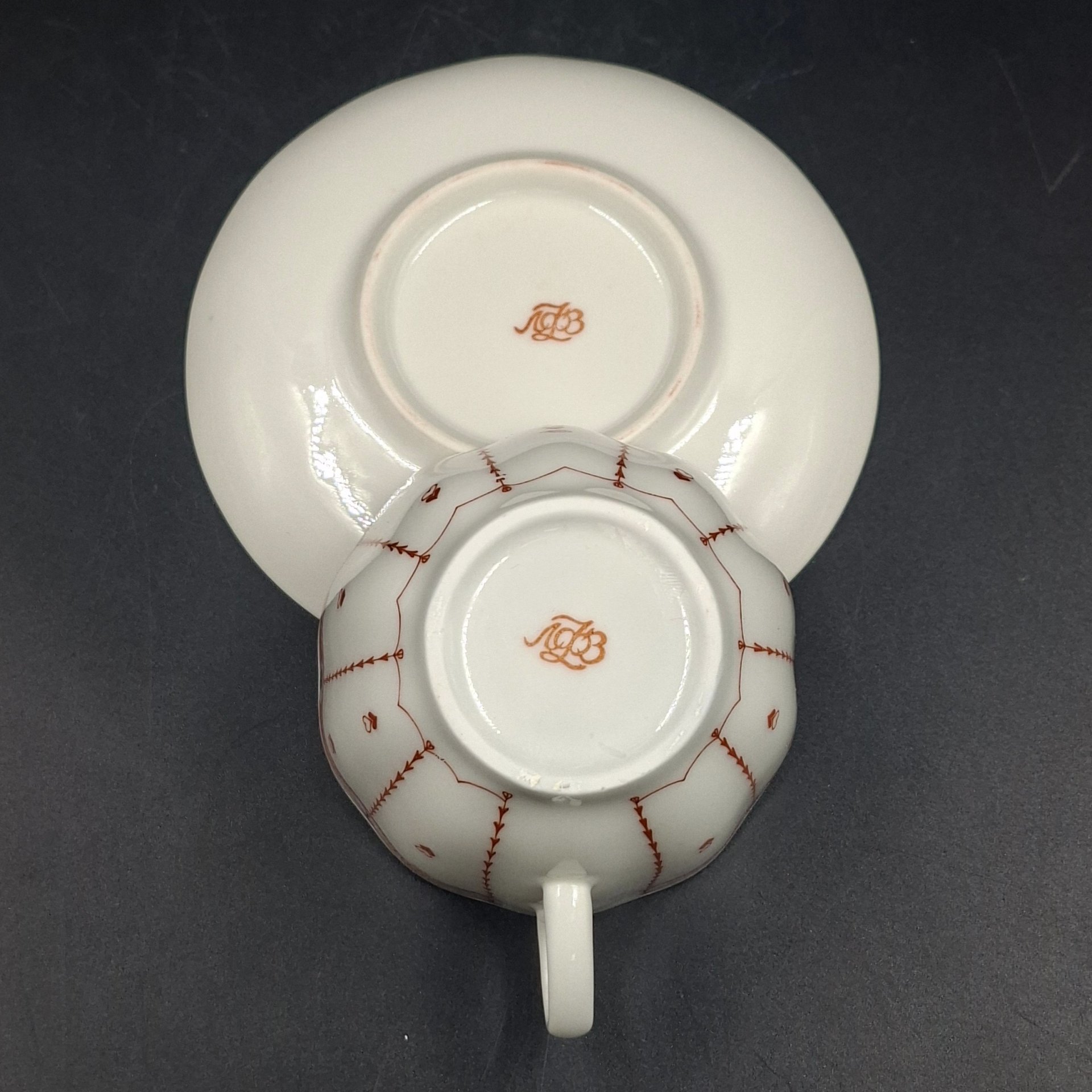 Пара кофейная "Паутинка", автор рисунка Н.Л. Петрова, фарфор, деколь, Ленинградский фарфоровый завод (ЛФЗ), Россия, 1989-2001 гг.