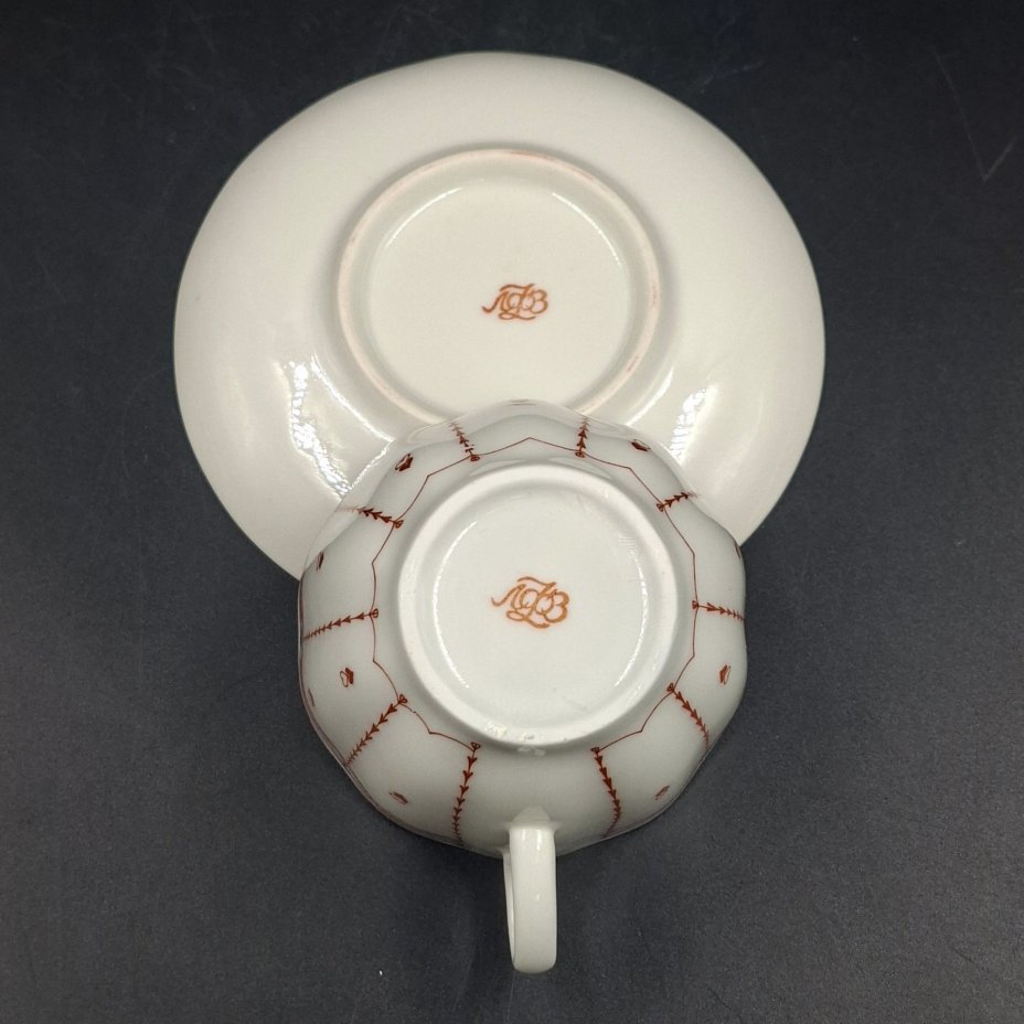 Пара кофейная "Паутинка", автор рисунка Н.Л. Петрова, фарфор, деколь, Ленинградский фарфоровый завод (ЛФЗ), Россия, 1989-2001 гг.