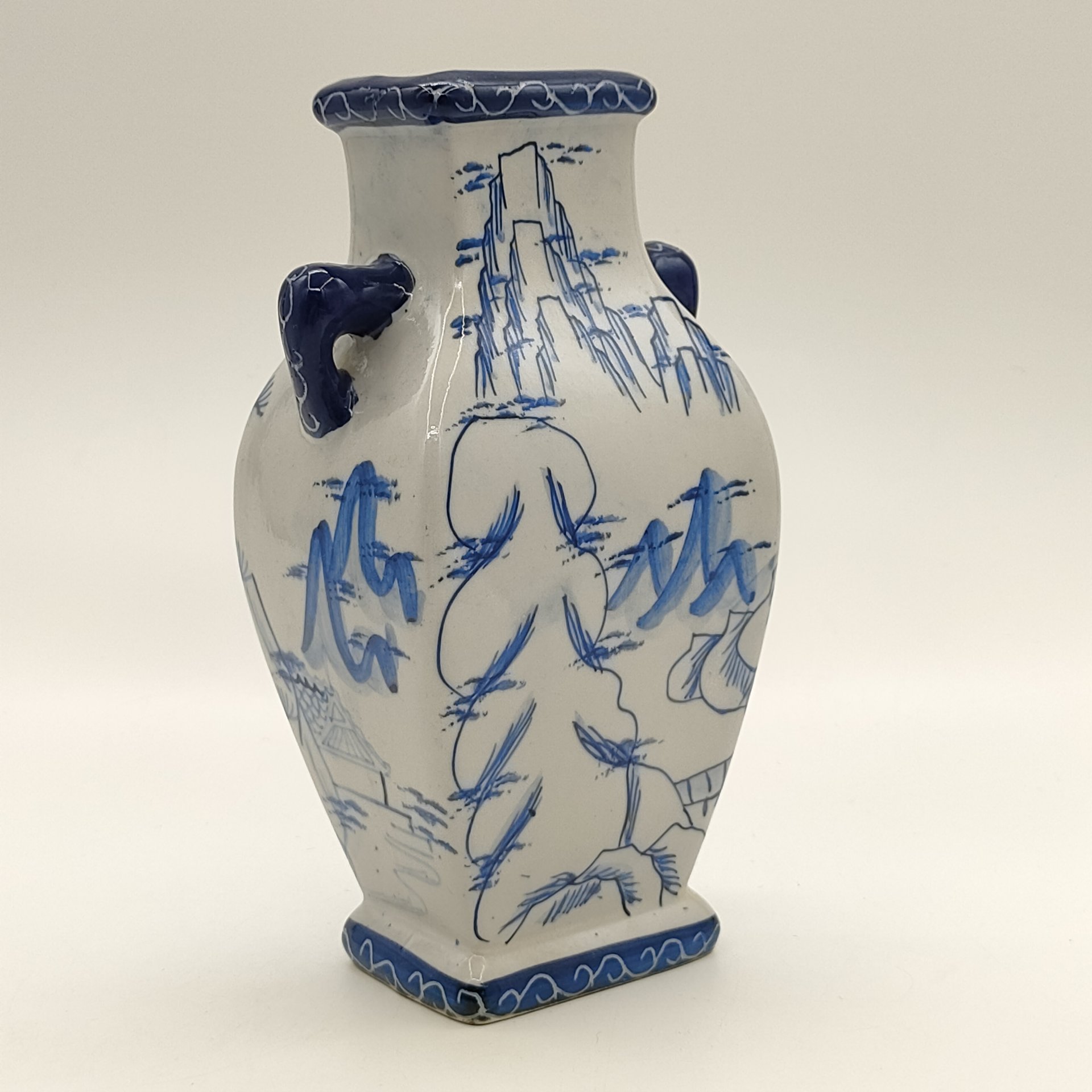 Ваза с пейзажным декором, фарфор, роспись, Китай, 1980-2000 гг., Китай