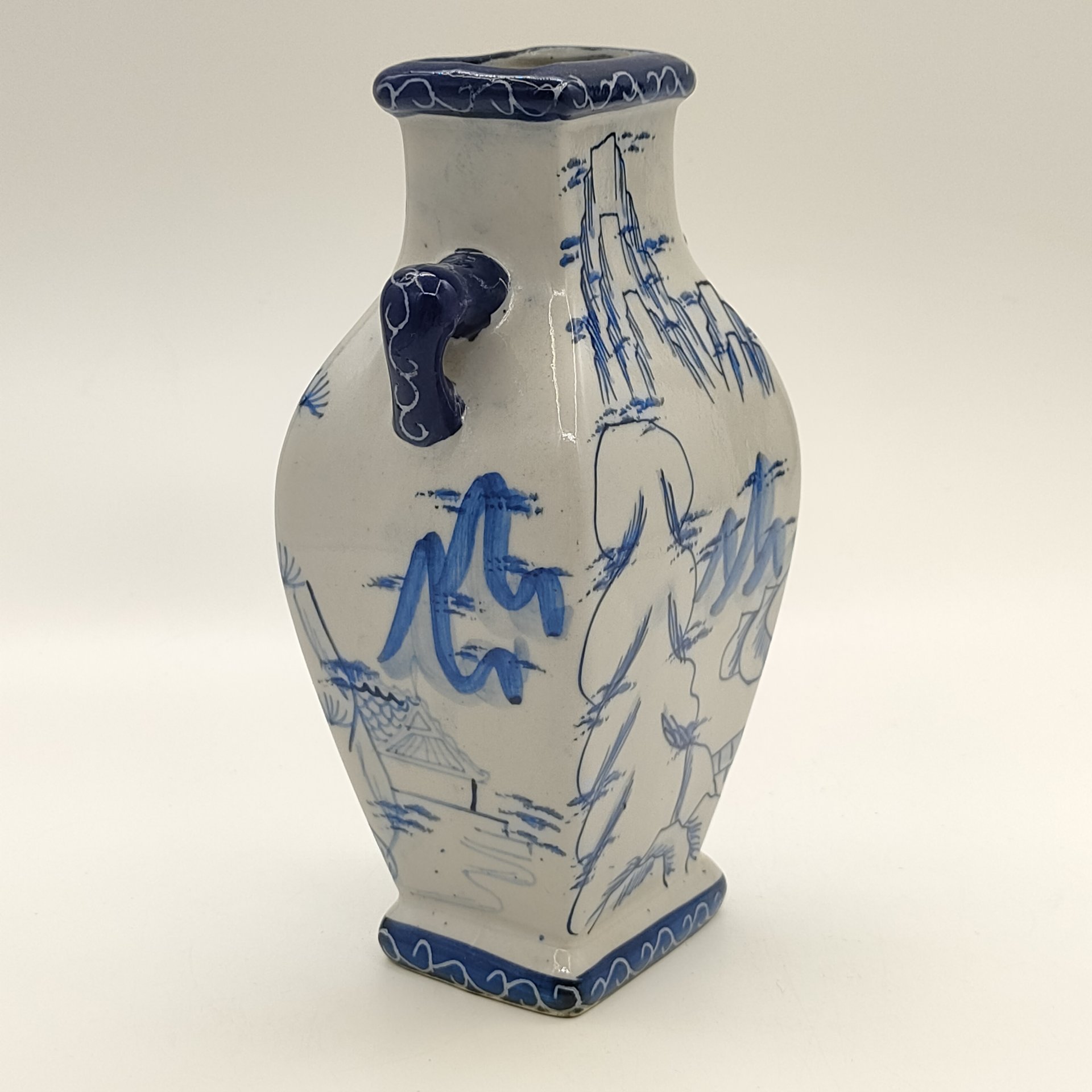 Ваза с пейзажным декором, фарфор, роспись, Китай, 1980-2000 гг., Китай
