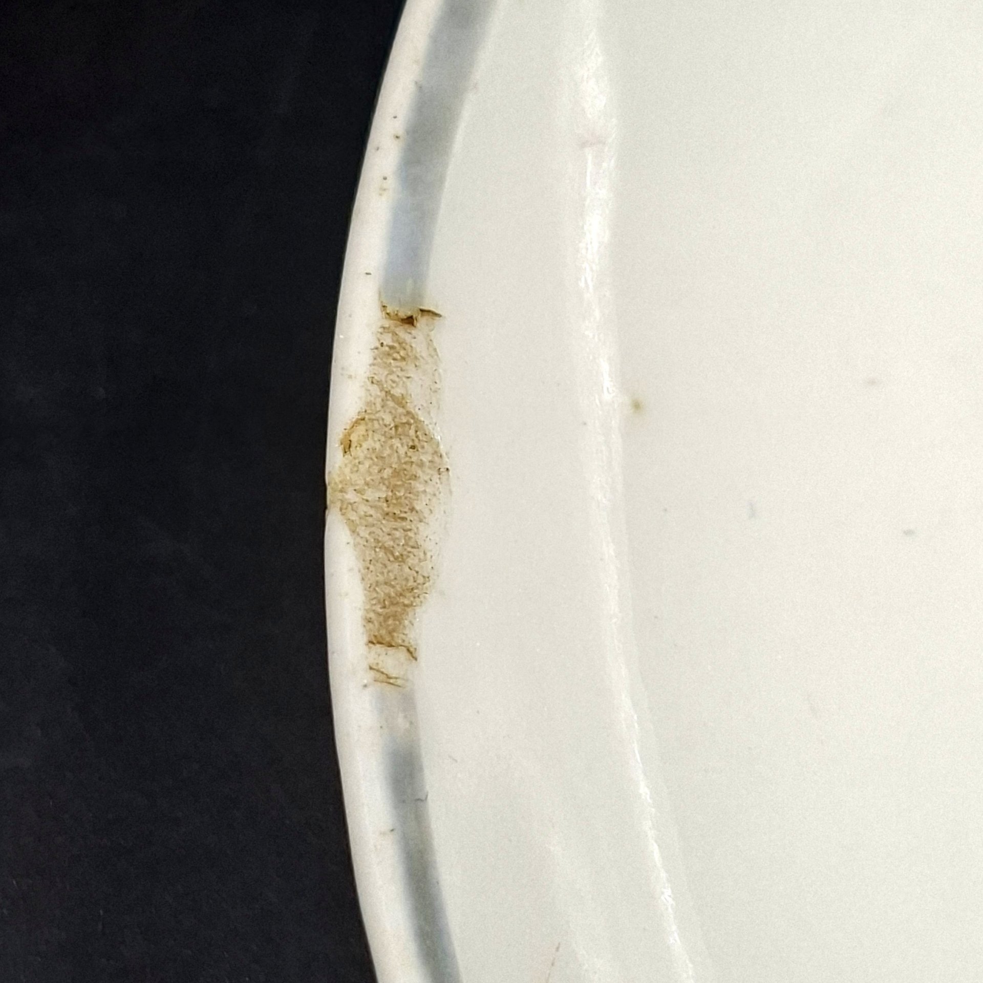 Набор из двух чайных блюдец с изображением плодов (в подборе), фарфор, деколь, золочение, Дулевский фарфоровый завод (Дулёво), СССР, 1920-1930 гг.