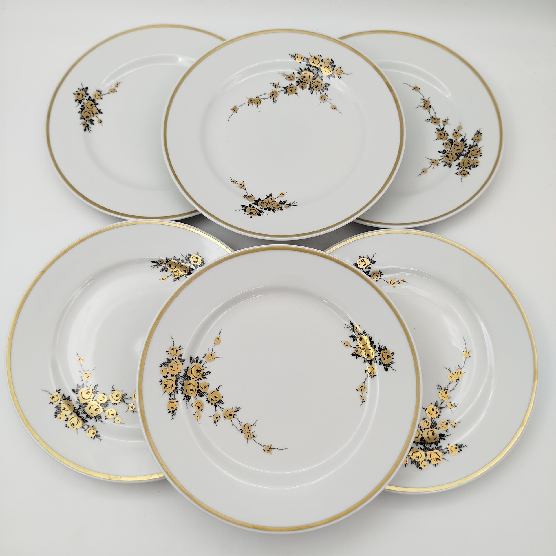 Набор десертных тарелок на 6 персон, украшенный цветочным декором