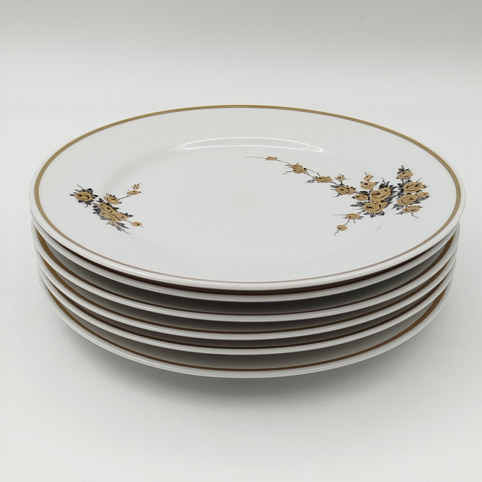 Набор десертных тарелок на 6 персон, украшенный цветочным декором