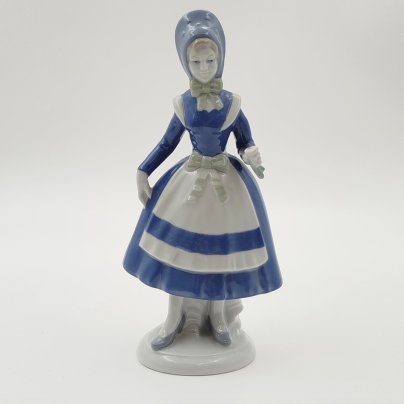Статуэтка "Девушка в голубом", фарфор, роспись, Западная Европа, 1970-1990 гг.