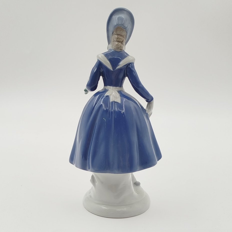 Статуэтка "Девушка в голубом", фарфор, роспись, Западная Европа, 1970-1990 гг.