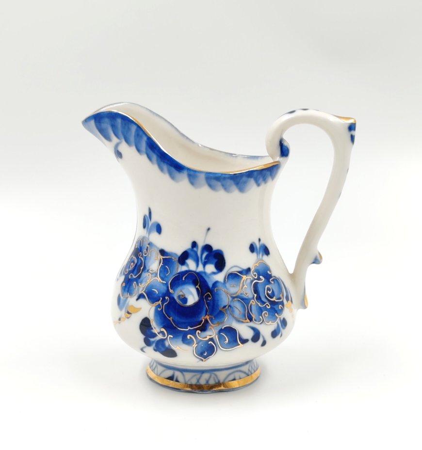 Сливочник (молочник) с цветочным декором, фарфор, роспись, золочение, Объединение «Гжель», Объединение «Гжель»