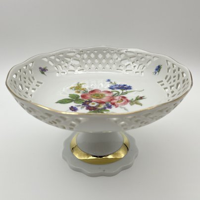 Фруктовница на ножке с прорезным бортом,и украшенная цветочным декором, , Retsch & Co., Wunsiedel