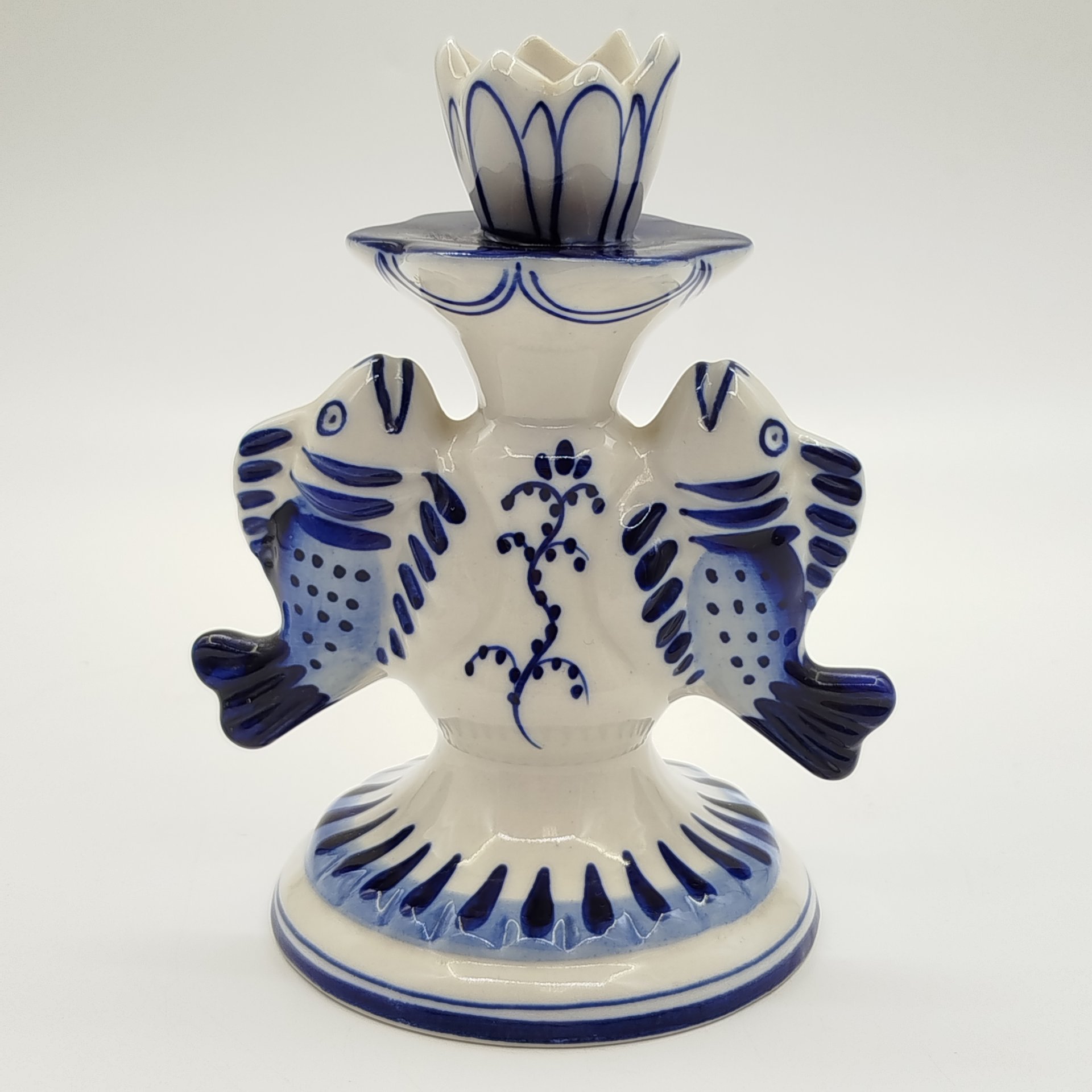 Подсвечник для одной свечи "Рыбы", фарфор, роспись, Объединение «Гжель», СССР, 1986-1991 гг.