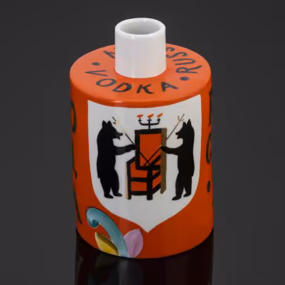 Штоф "Русская водка" (Russian vodka) для Московского ликеро-водочного завода, художник П.В. Леонов, Дулевский фарфоровый завод (Дулёво)