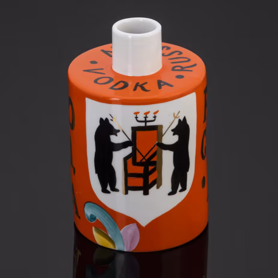 Штоф "Русская водка" (Russian vodka) для Московского ликеро-водочного завода, художник П.В. Леонов, Дулевский фарфоровый завод (Дулёво)