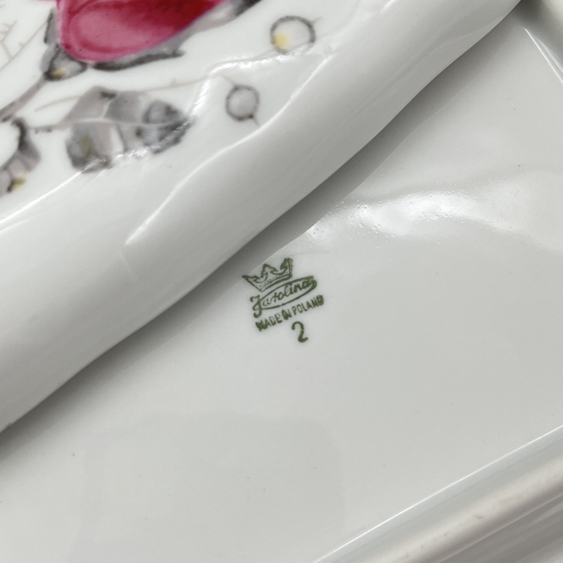 Масленка (паштетница), украшенная изображением розы