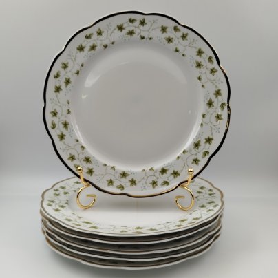 Набор обеденных тарелок на 6 персон с декором в виде плюща и золотистым кантом, фарфор, деколь, золочение, Cmielow, Польша, 1950-1980 гг.