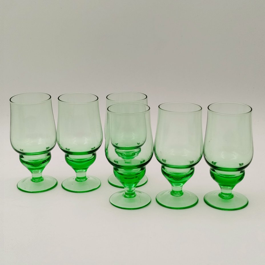 Набор из 6-ти рюмок зеленого оттенка, цветное стекло, СССР, 1970-1990 гг.