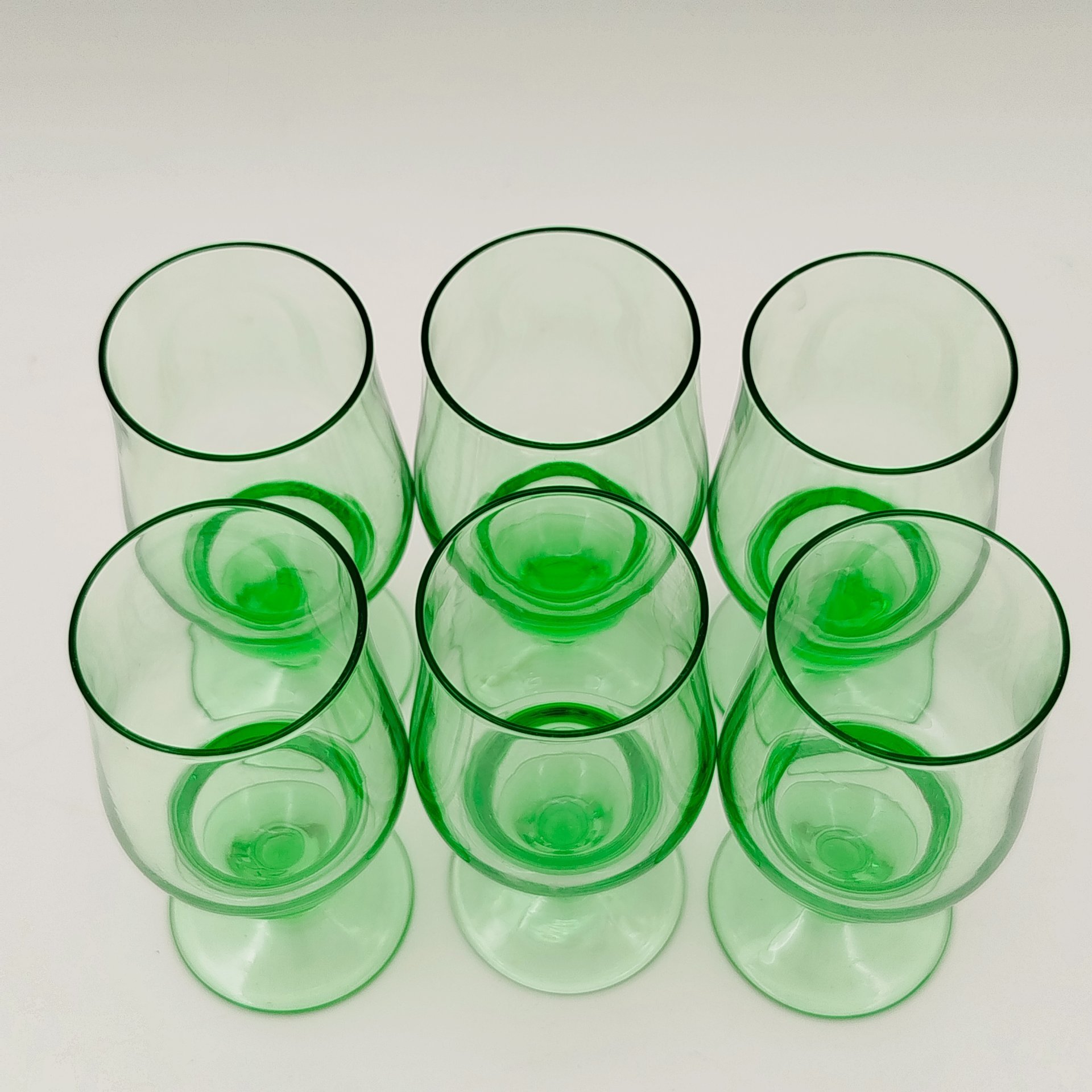 Набор из 6-ти рюмок зеленого оттенка, цветное стекло, СССР, 1970-1990 гг.