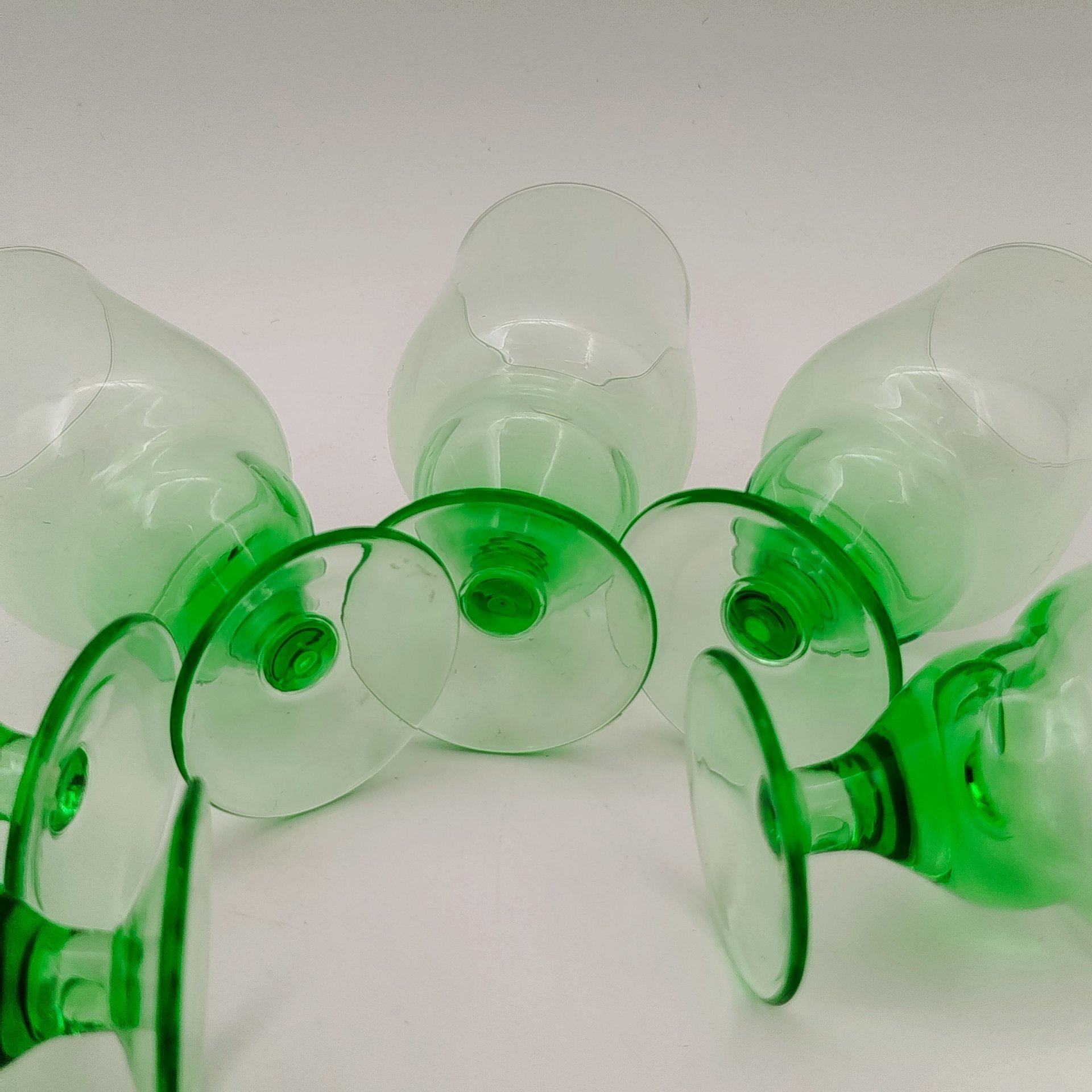 Набор из 6-ти рюмок зеленого оттенка, цветное стекло, СССР, 1970-1990 гг.