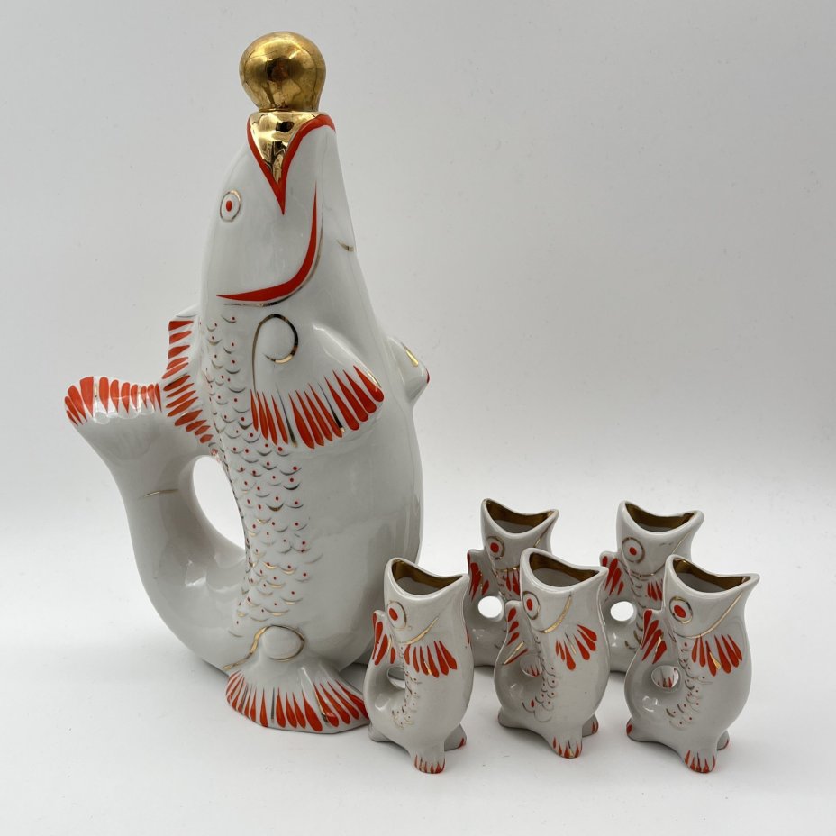 Набор для крепких напитков "Рыба" (штоф и 5 стопок), автор М.Д.Барамидзе, фарфор, роспись, золочение, Полонский завод художественной керамики (Полонное ЗХК), СССР, 1973-1991 гг.