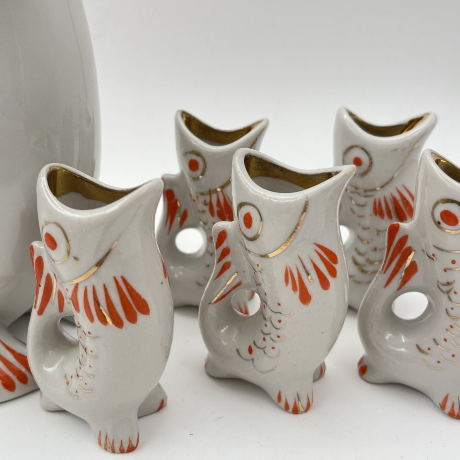 Набор для крепких напитков "Рыба" (штоф и 5 стопок), автор М.Д.Барамидзе, фарфор, роспись, золочение, Полонский завод художественной керамики (Полонное ЗХК), СССР, 1973-1991 гг.