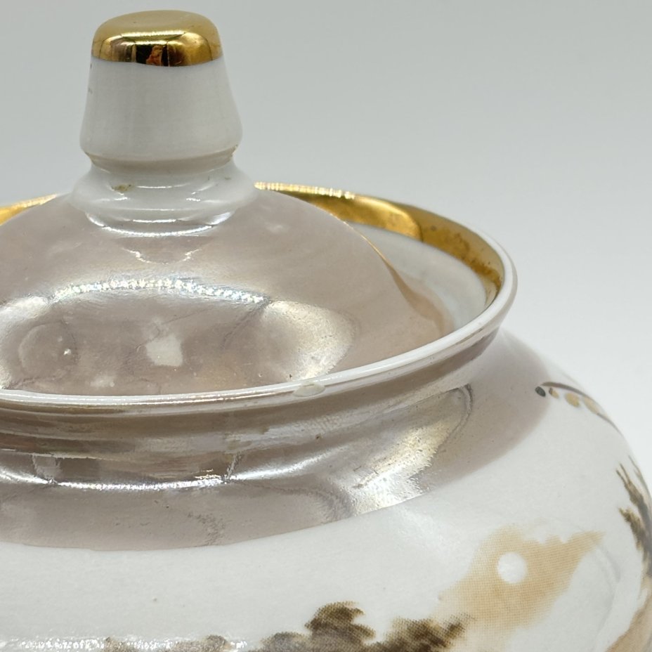 Сахарница, украшенная пейзажным декором, фарфор, деколь с подрисовкой, золочение, Дулевский фарфоровый завод (Дулёво), Дулевский фарфоровый завод (Дулёво)