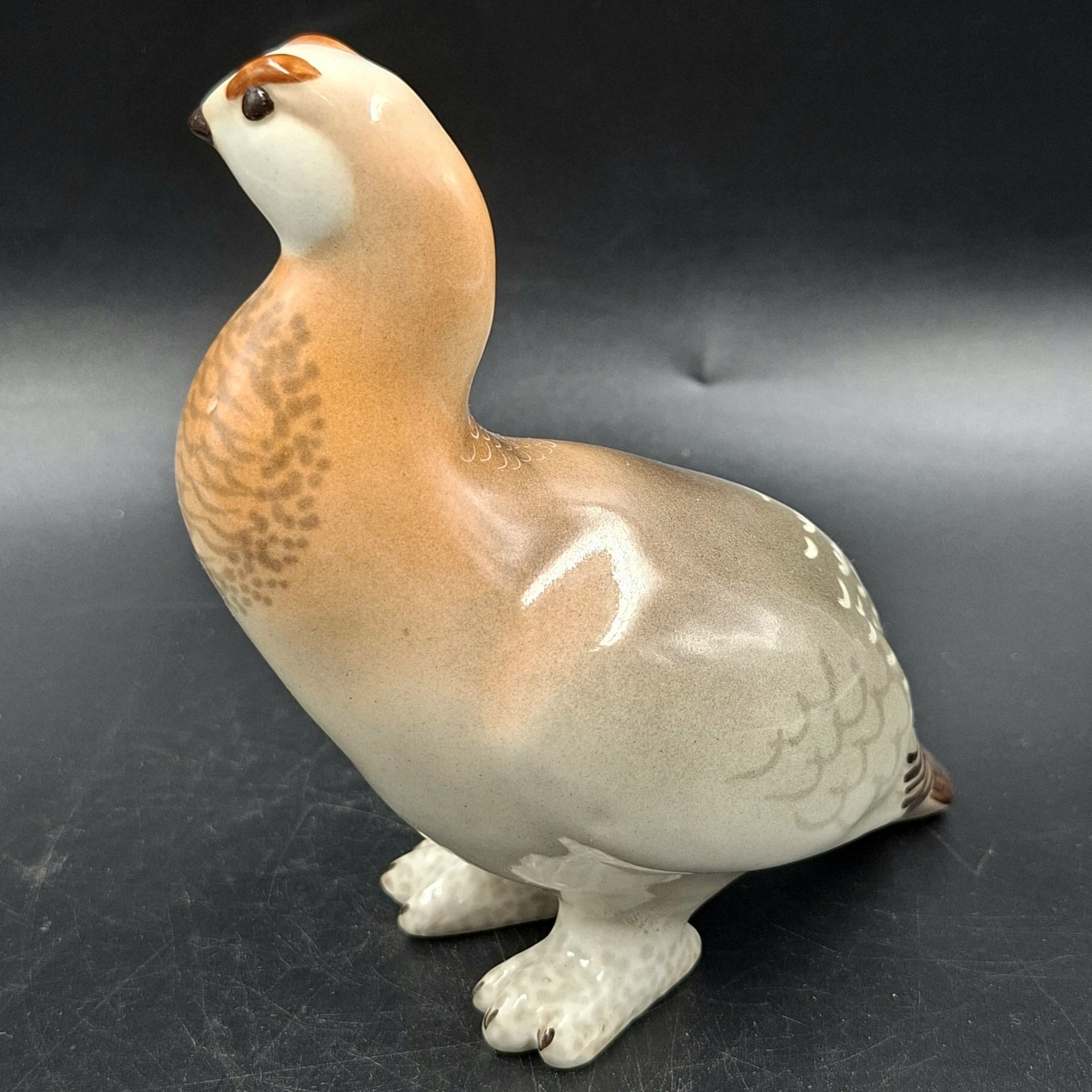 Статуэтка "Куропатка", скульптор П.П. Веселов, фарфор, роспись, Ленинградский фарфоровый завод (ЛФЗ), СССР, 1970-1992 гг.