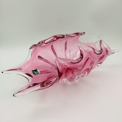 Ваза (конфетница) оригинальной формы, розового цвета, стекло, гутная техника, Чехословакия, 1960-1980 гг.