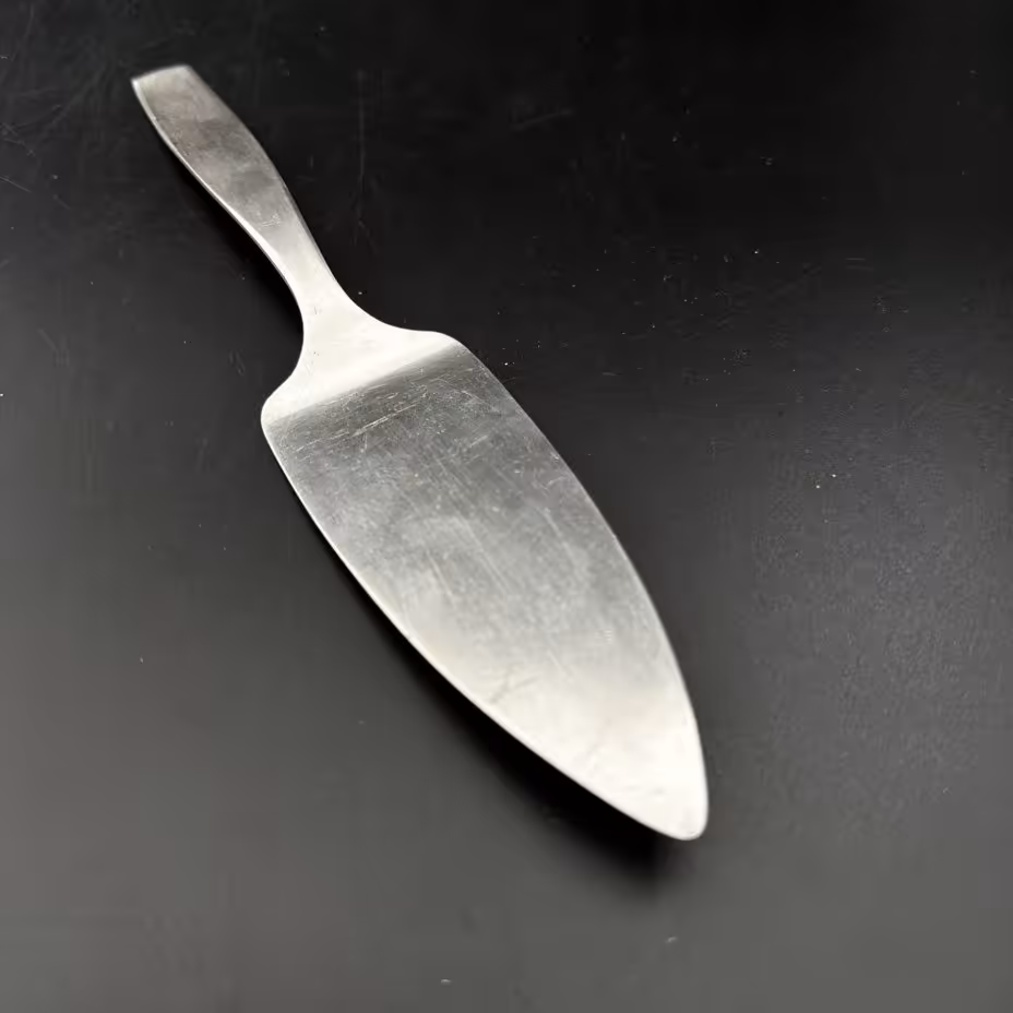 Десертная лопатка с цветочным декором на черенке, металл, Таллинский ювелирный завод, СССР, 1960-1990 гг., Таллинский ювелирный завод