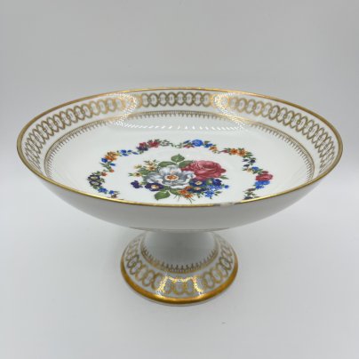 Фруктовница (ваза на ножке), украшенная орнаментом и цветочным декором, Gloria Fine Porcelain Bavaria