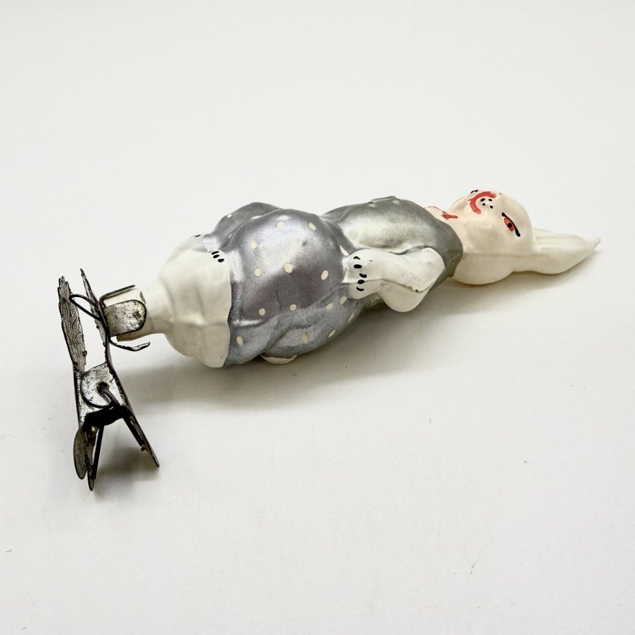 Елочная игрушка "Заяц" из набора "Доктор Айболит", стекло, металл, роспись, Завод стеклянных ёлочных украшений и оптических изделий, г. Москва, СССР, 1950-1960 гг.