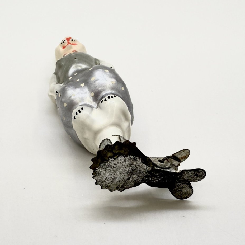 Елочная игрушка "Заяц" из набора "Доктор Айболит", стекло, металл, роспись, Завод стеклянных ёлочных украшений и оптических изделий, г. Москва, СССР, 1950-1960 гг.