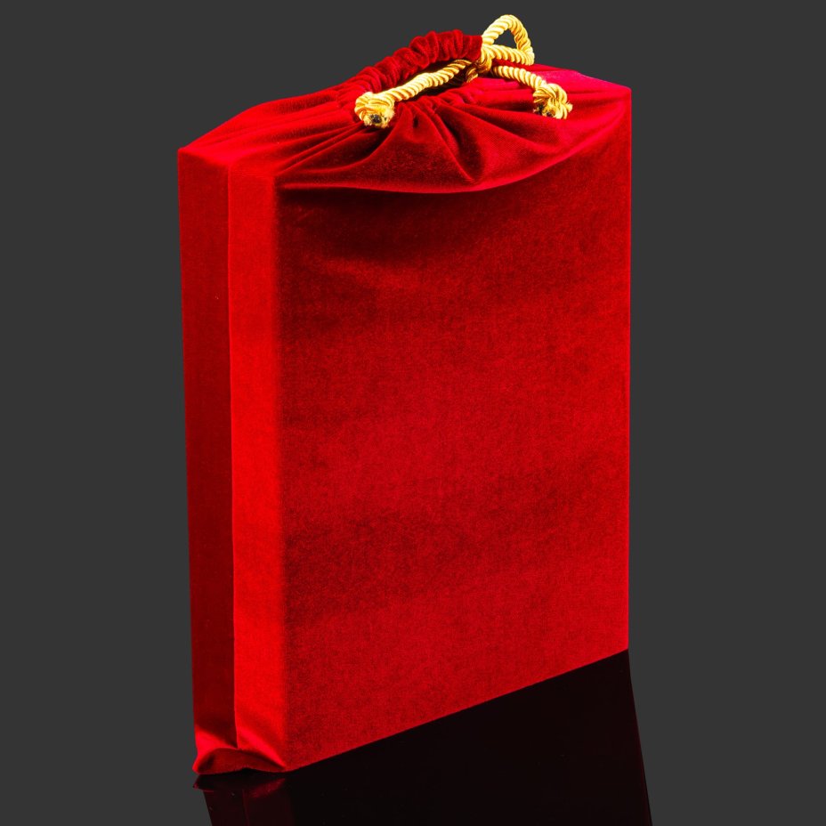 Подарочный набор с книгой "Кодекс чести русского офицера" и иконой "Георгий Победоносец" в лакированной шкатулке, бумага, кожаный переплет, тиснение, золочение, обрез с принтом; дерево, металл, серебрение; в подарочном лакированном футляре с бархатным ложеменом, и подарочном картонном коробе