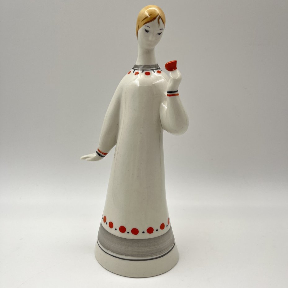 Статуэтка "Аленький цветочек" ("Девушка с цветком"), автор Н.Б. Квитницкая