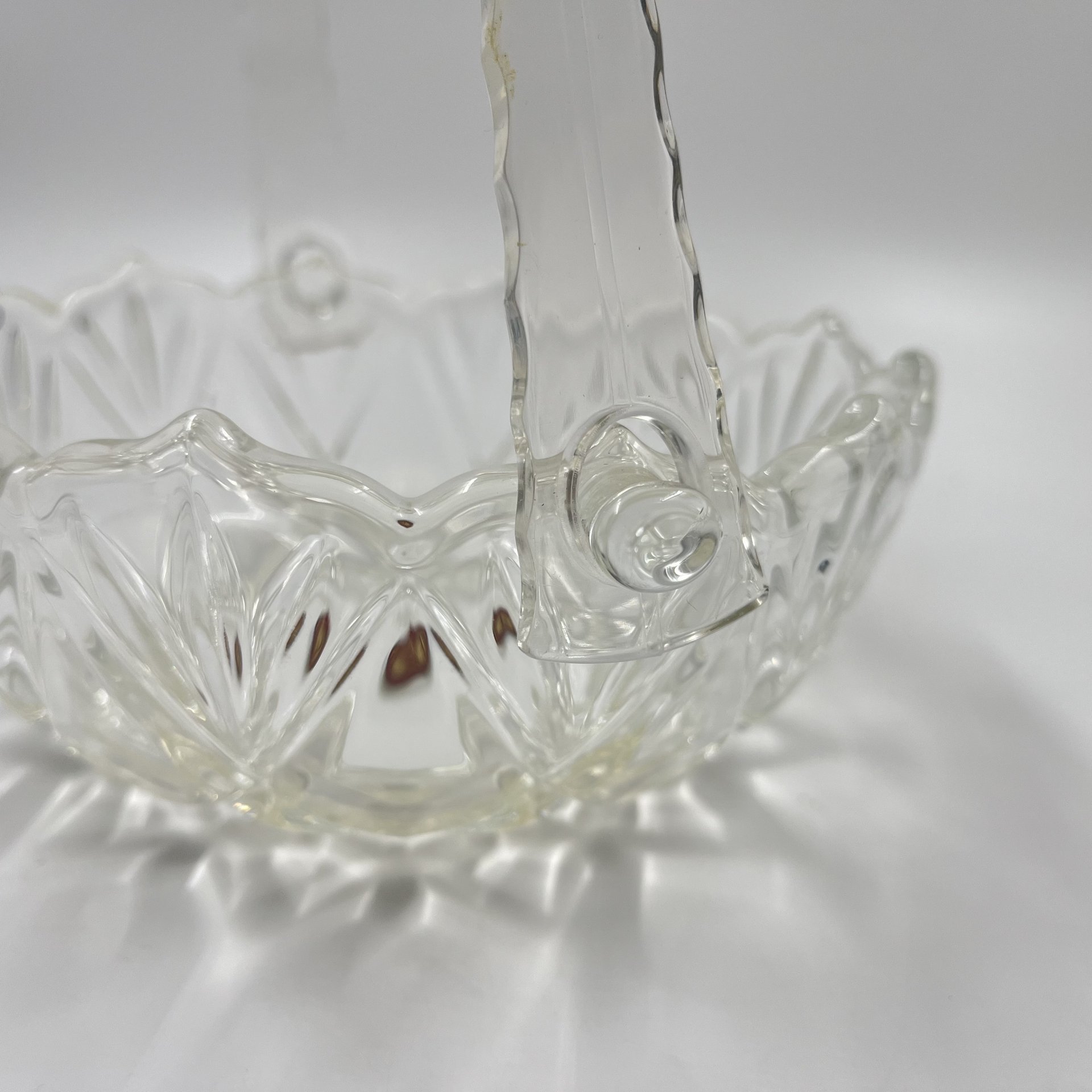 Конфетница (ваза) с ручкой и геометрическим декором, стекло, Walther Glas, Германия, 1980-2000 гг.