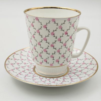 Кофейная пара "Розовая сетка", форма "Майская", автор формы Э.М. Криммер, автор рисунка Л.С. Лобанкова