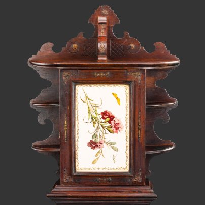 Шкафчик навесной (аптечка) с декоративной вставкой на створке с изображением букета гвоздик и фигурной нижней частью