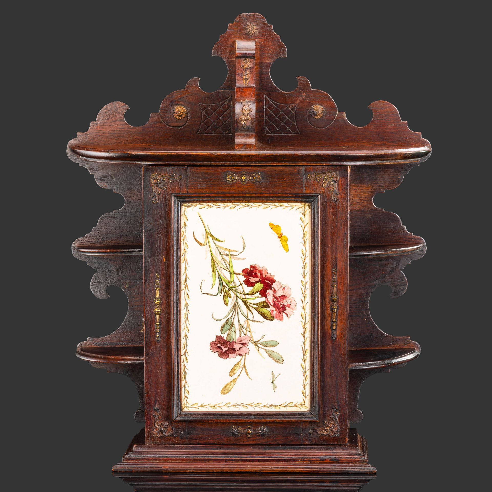 Шкафчик навесной (аптечка) с декоративной вставкой на створке с изображением букета гвоздик и фигурной нижней частью